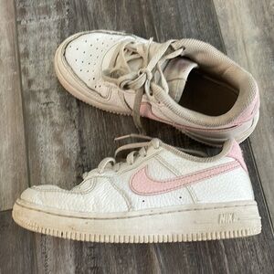 Nike Air Force white and pink